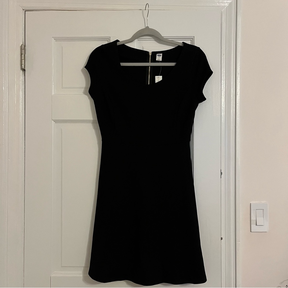 NWT Old Navy Black Skater Dress Size Small